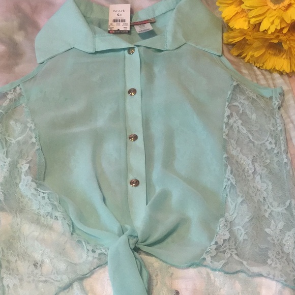 Body Central Mint Green Sheer Back Lace Button Up Tie Top NWT - Picture 5 of 12